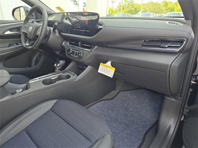 new 2025 Buick Envista car, priced at $24,300