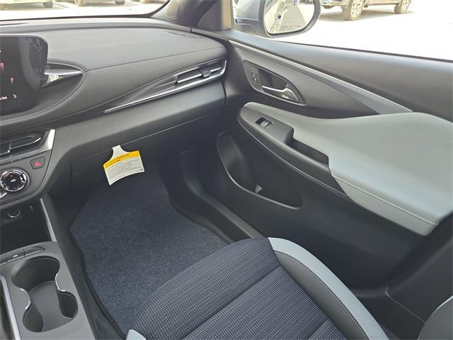 new 2025 Buick Envista car, priced at $25,323
