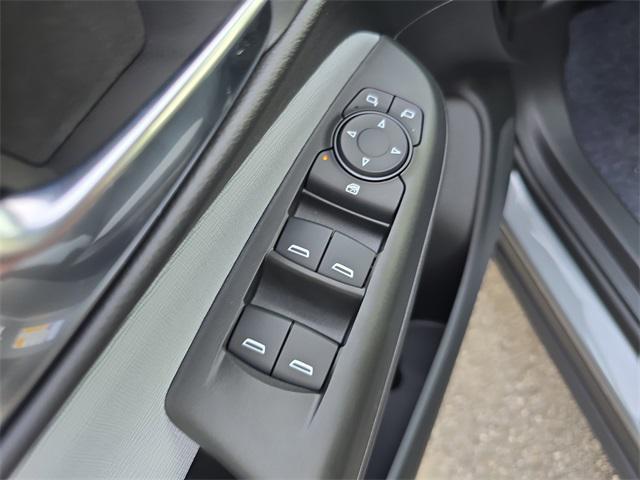 new 2025 Buick Envista car, priced at $25,323