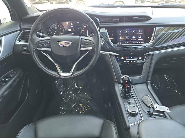 used 2023 Cadillac XT6 car, priced at $38,995