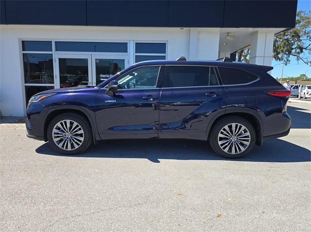 used 2021 Toyota Highlander Hybrid car, priced at $32,885