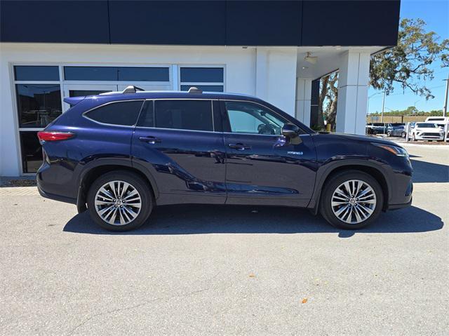 used 2021 Toyota Highlander Hybrid car, priced at $32,885