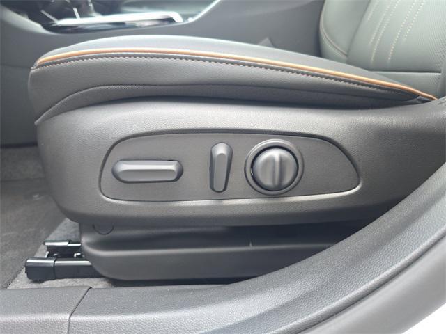 new 2025 Buick Envista car, priced at $29,360