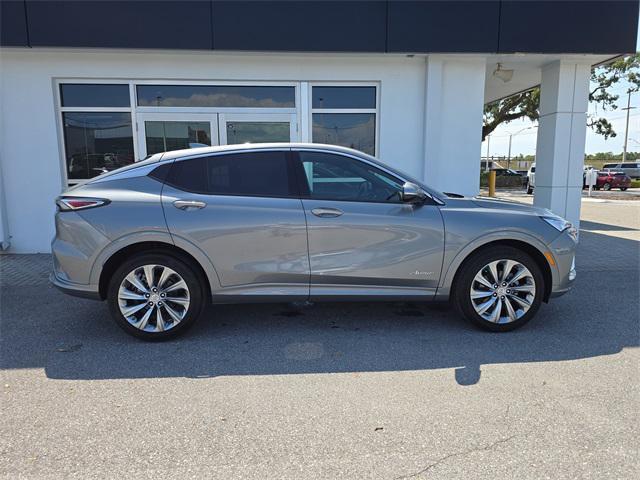 new 2025 Buick Envista car, priced at $28,668