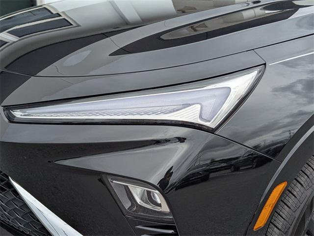 new 2025 Buick Envista car, priced at $27,570