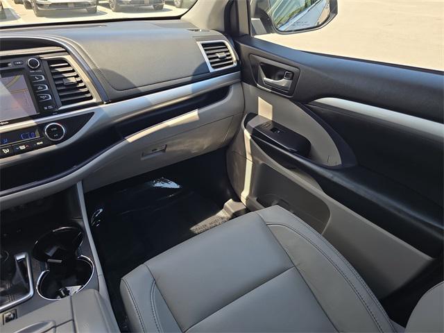 used 2018 Toyota Highlander car, priced at $24,997