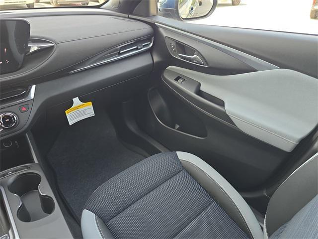 new 2025 Buick Envista car, priced at $25,323