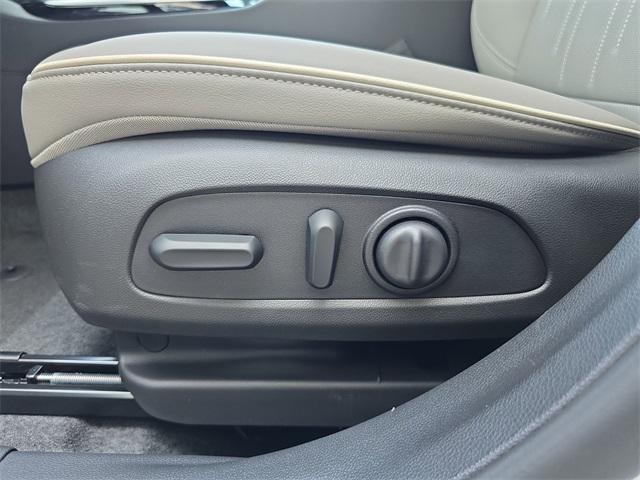 new 2025 Buick Envista car, priced at $31,725