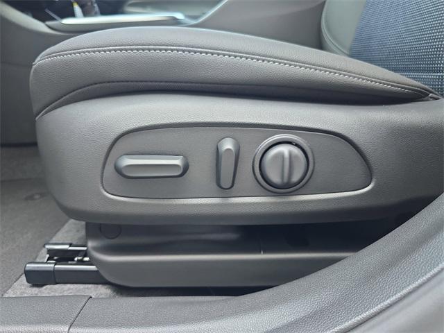 new 2025 Buick Envista car, priced at $24,436