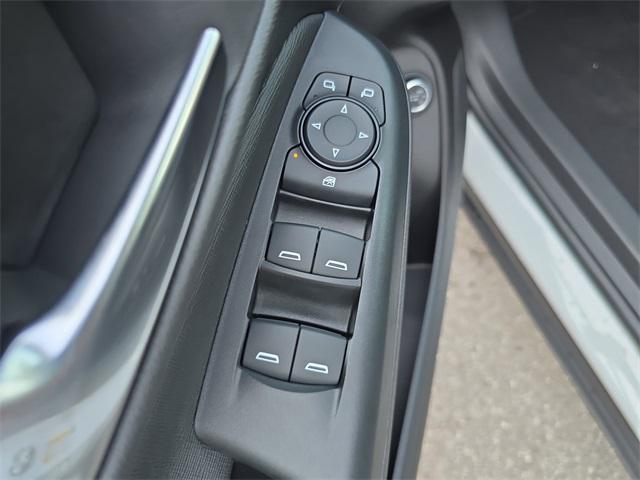 new 2025 Buick Envista car, priced at $24,436