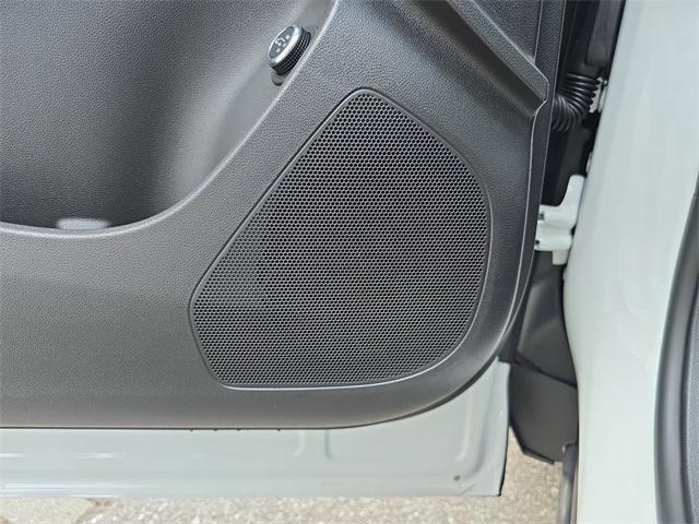 new 2025 Buick Envista car, priced at $24,436