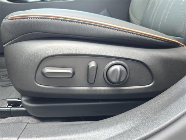 new 2025 Buick Envista car, priced at $30,346
