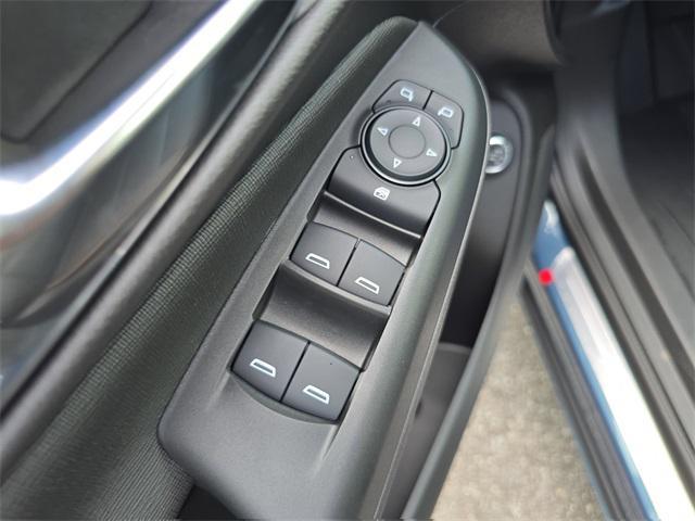 new 2025 Buick Envista car, priced at $30,346