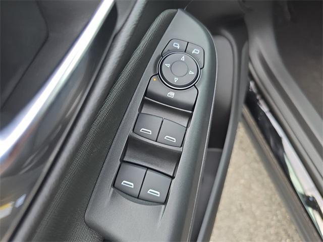 new 2025 Buick Envista car, priced at $24,142
