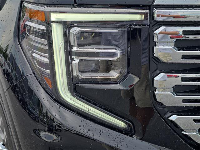 new 2025 GMC Sierra 1500 car, priced at $71,044