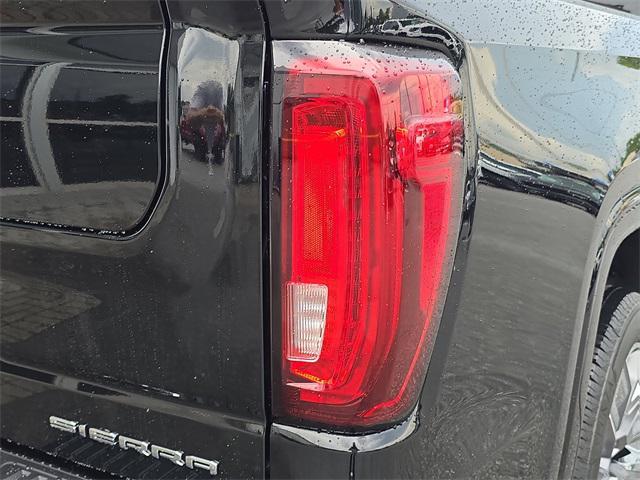 new 2025 GMC Sierra 1500 car, priced at $71,044