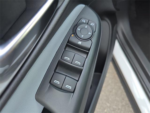 new 2025 Buick Envista car, priced at $22,360
