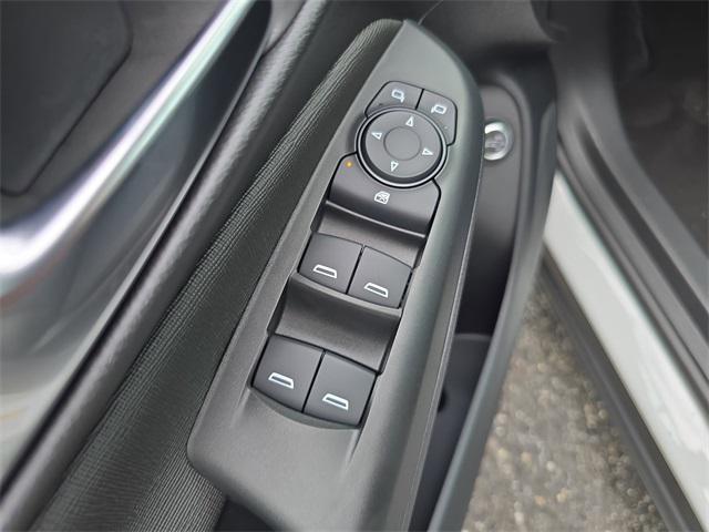 new 2025 Buick Envista car, priced at $24,940