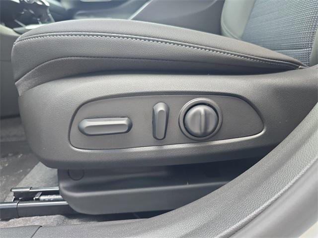 new 2025 Buick Envista car, priced at $24,940