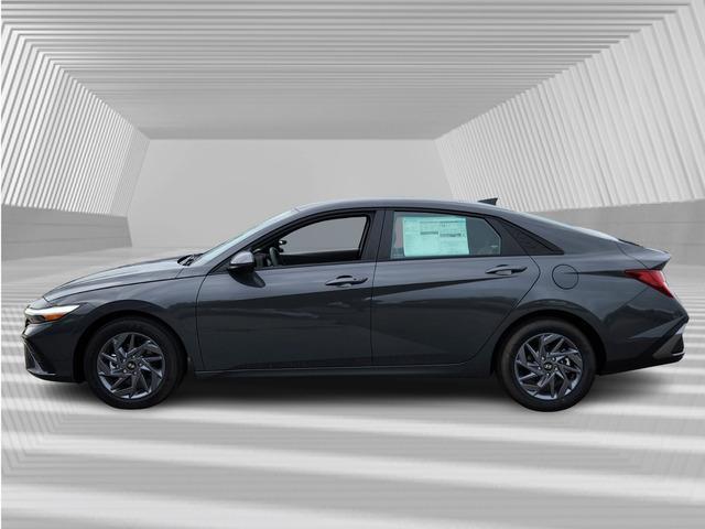 new 2024 Hyundai Elantra HEV car, priced at $26,935