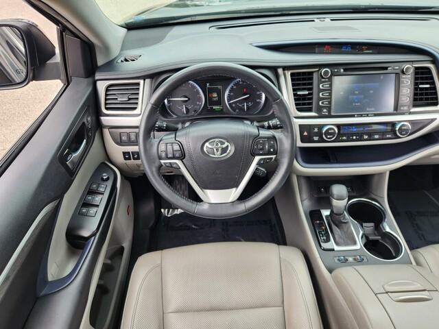 used 2019 Toyota Highlander car, priced at $27,995