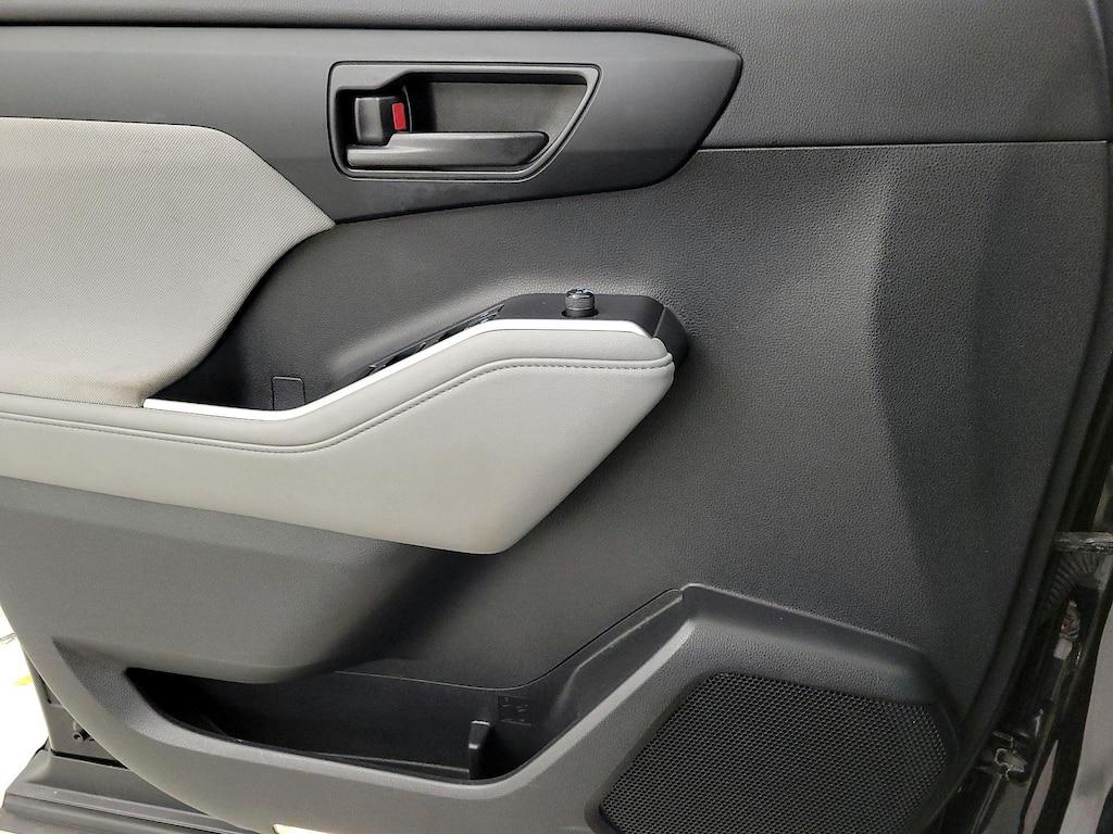 used 2020 Toyota Highlander car, priced at $28,998