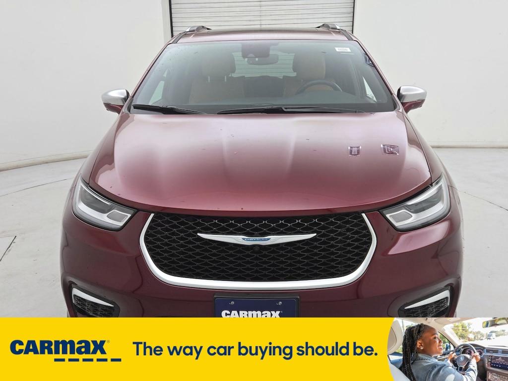 used 2021 Chrysler Pacifica Hybrid car, priced at $37,998