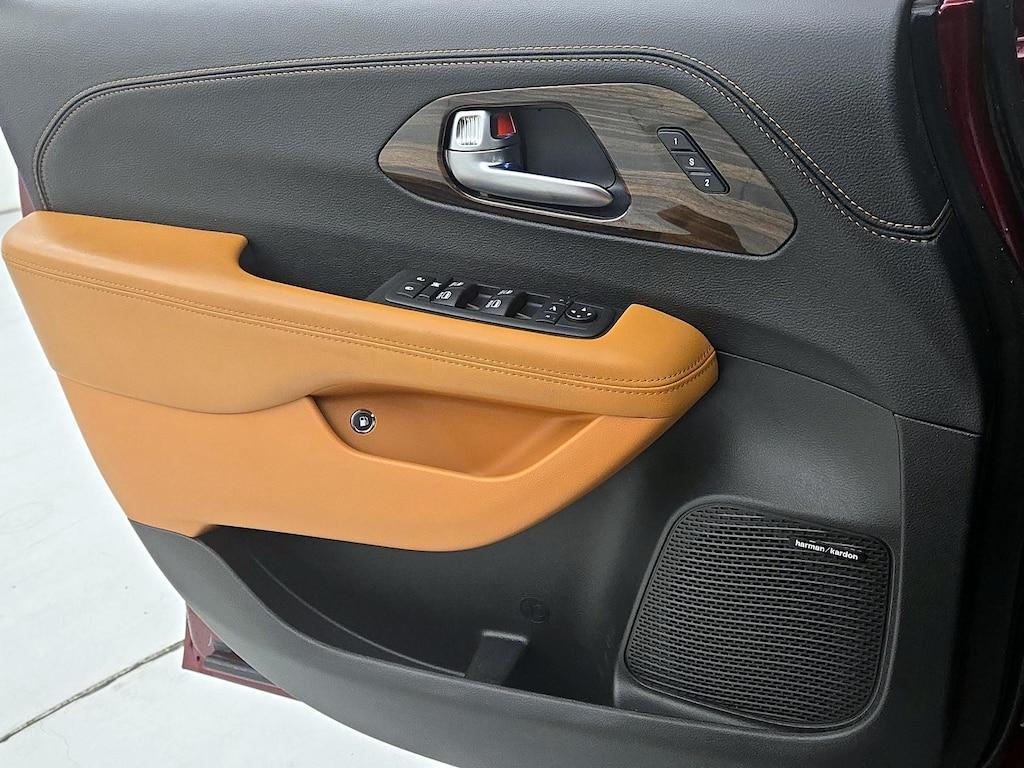 used 2021 Chrysler Pacifica Hybrid car, priced at $37,998