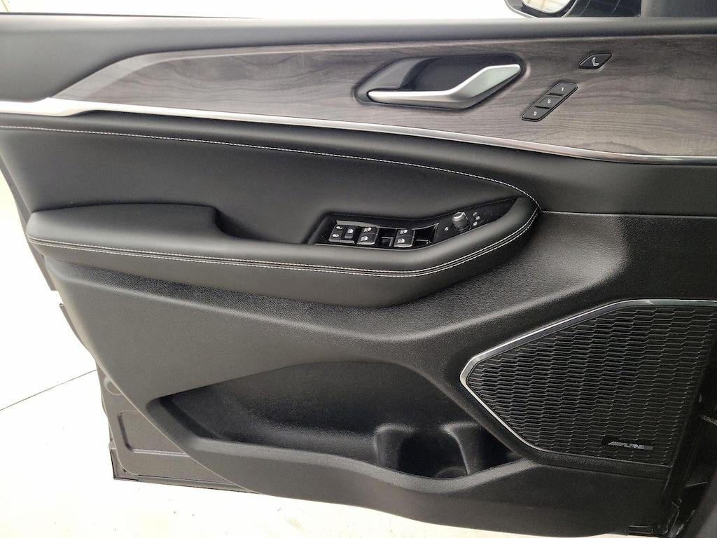 used 2024 Jeep Grand Cherokee car, priced at $44,998