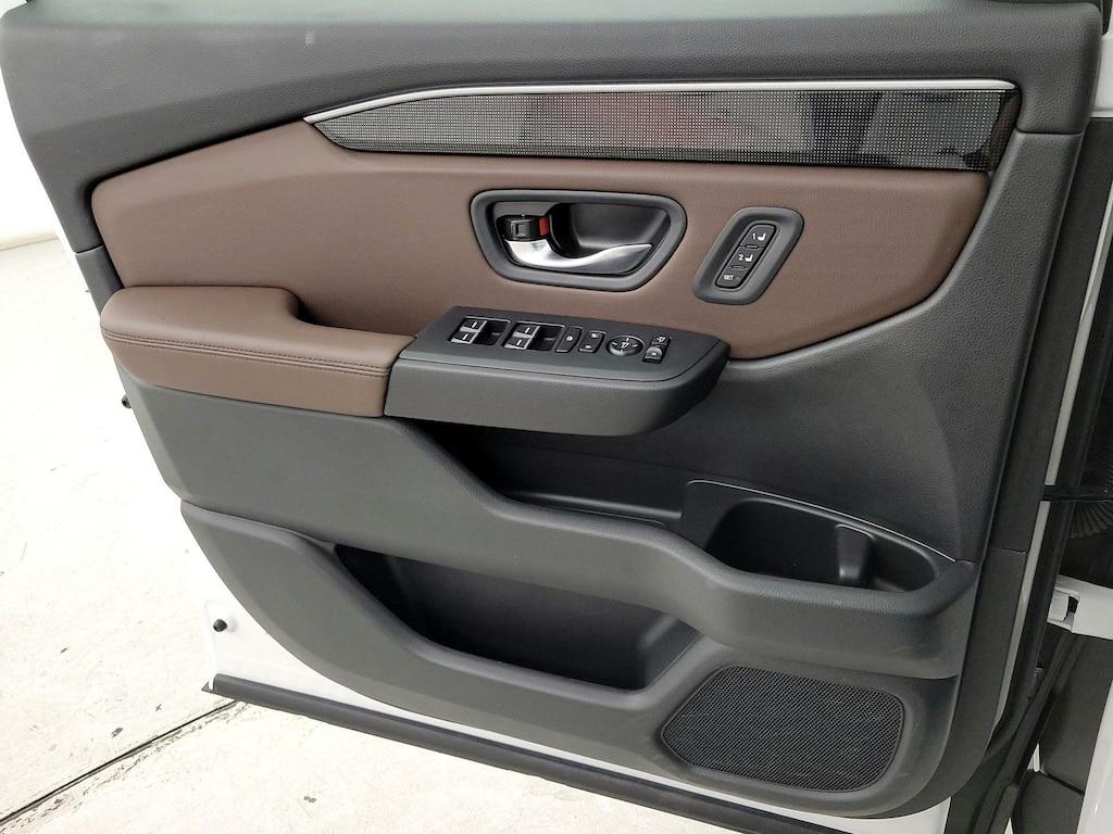 used 2025 Honda Pilot car, priced at $50,998