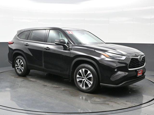 used 2022 Toyota Highlander car, priced at $32,490