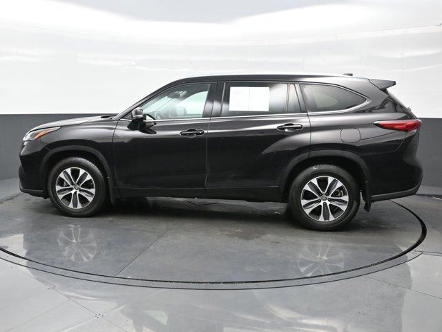 used 2022 Toyota Highlander car, priced at $32,490