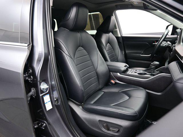 used 2021 Toyota Highlander car, priced at $34,990