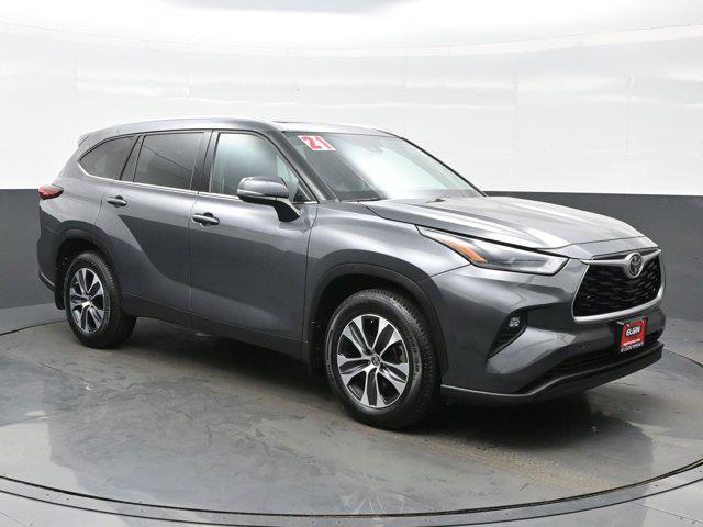 used 2021 Toyota Highlander car, priced at $34,990