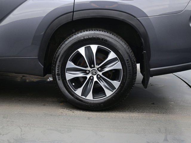 used 2021 Toyota Highlander car, priced at $34,990