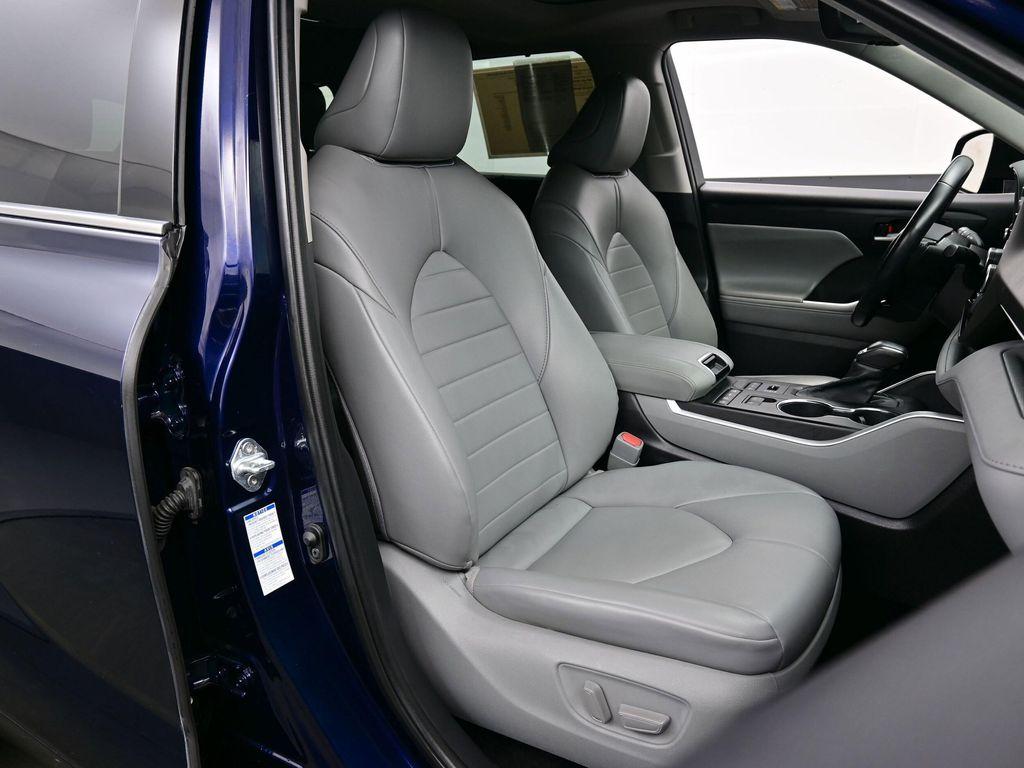 used 2021 Toyota Highlander car, priced at $30,490