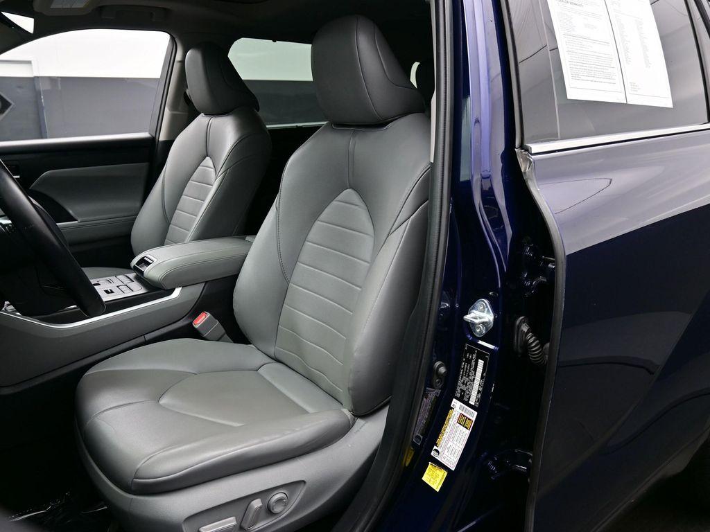 used 2021 Toyota Highlander car, priced at $30,490