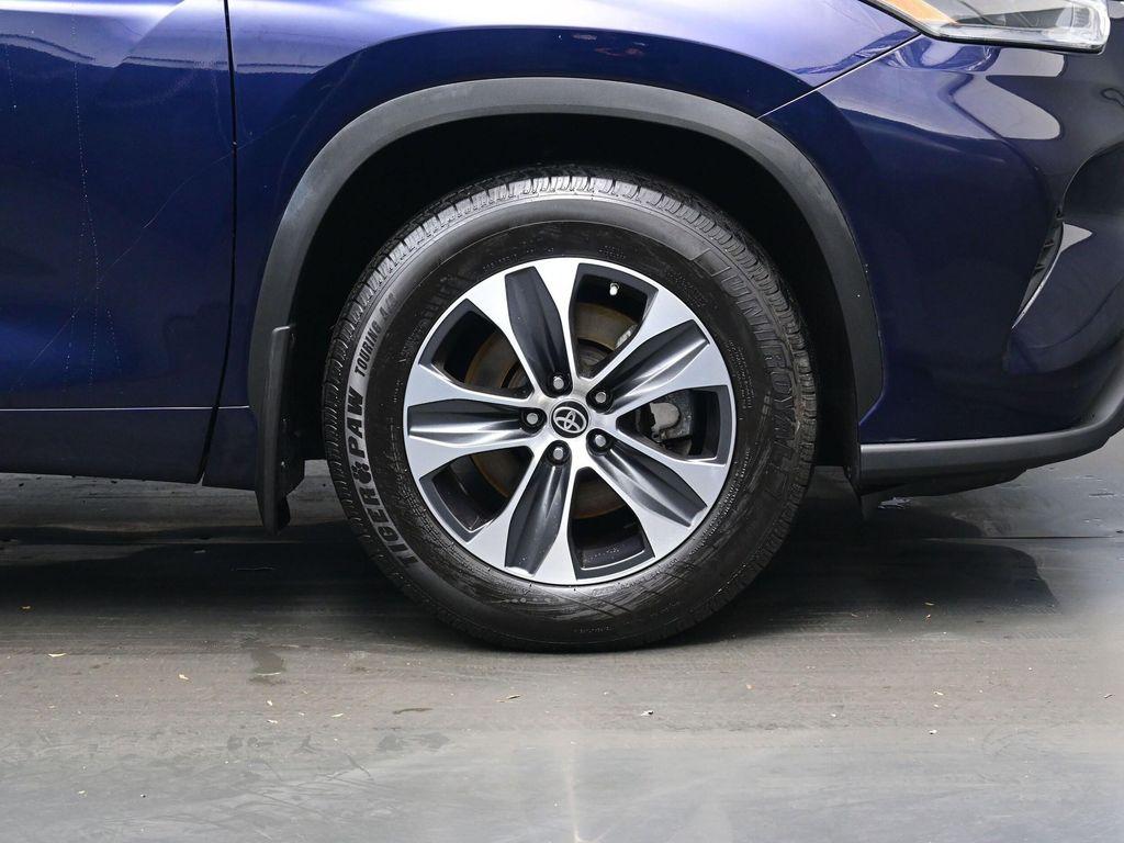 used 2021 Toyota Highlander car, priced at $30,490