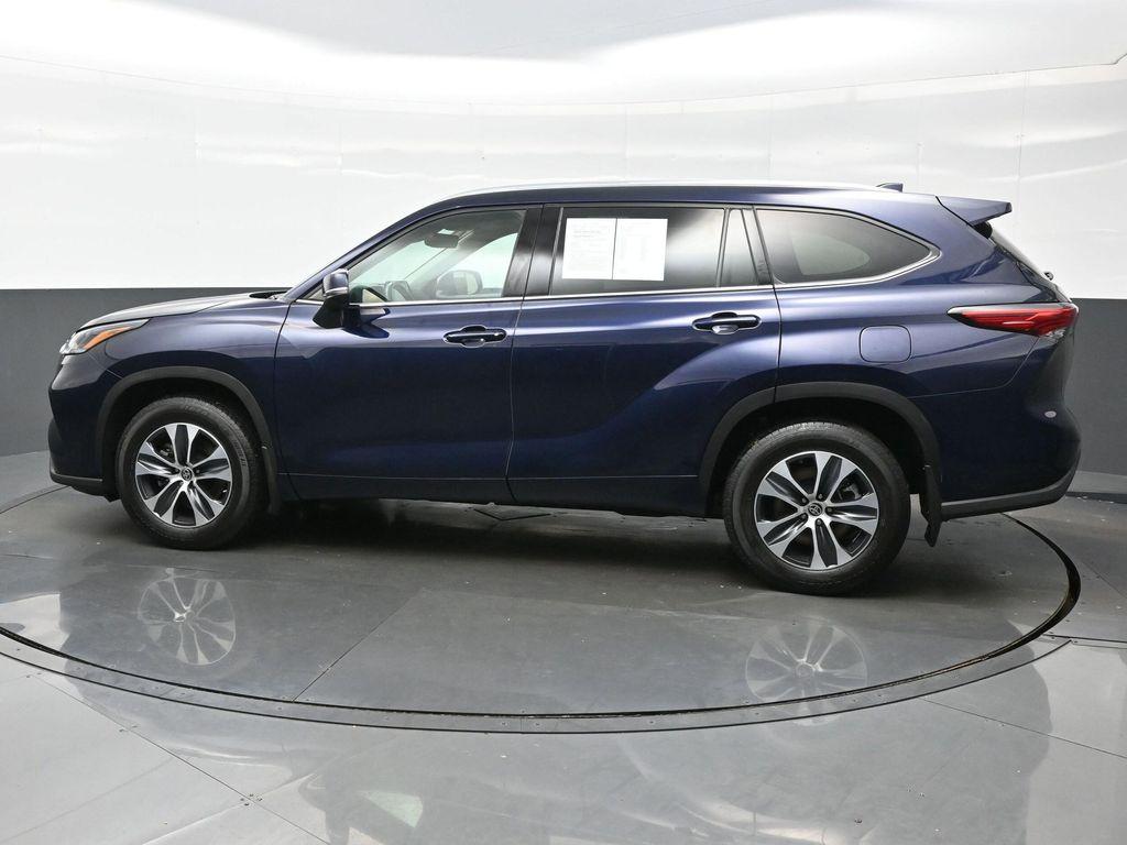 used 2021 Toyota Highlander car, priced at $30,490