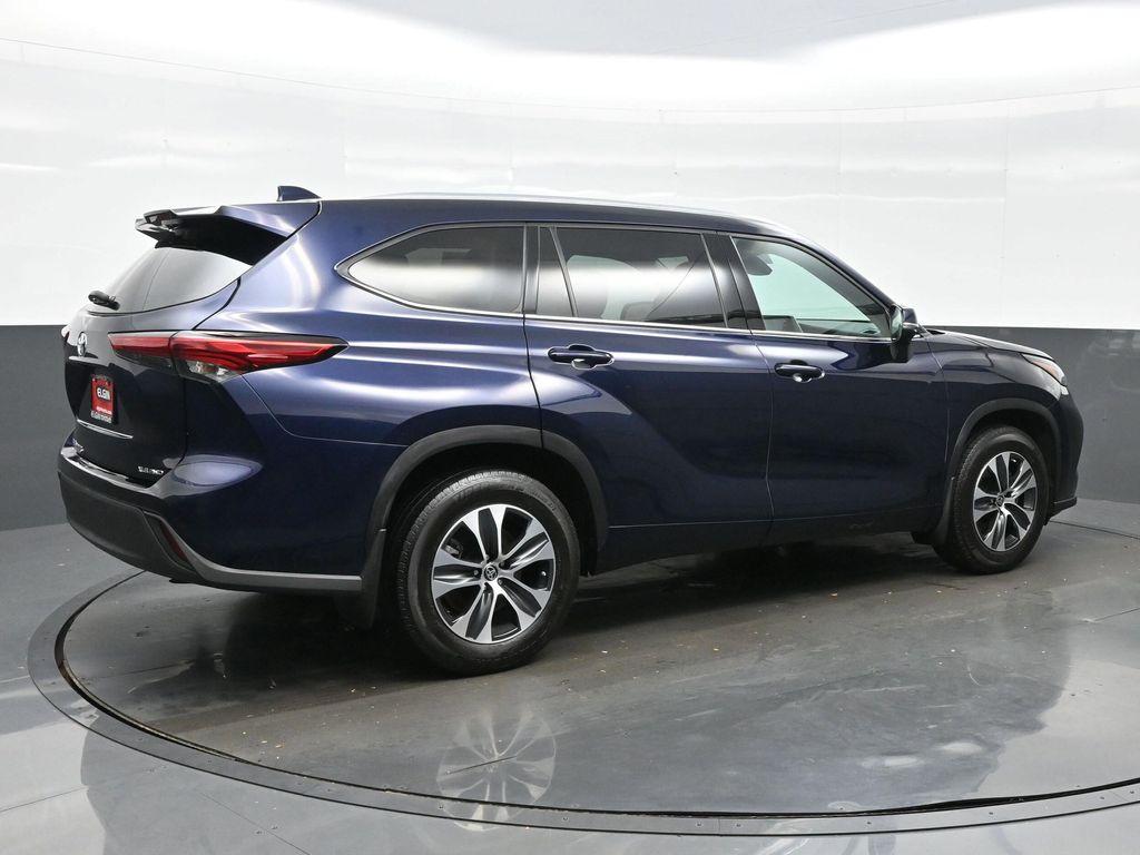 used 2021 Toyota Highlander car, priced at $30,490