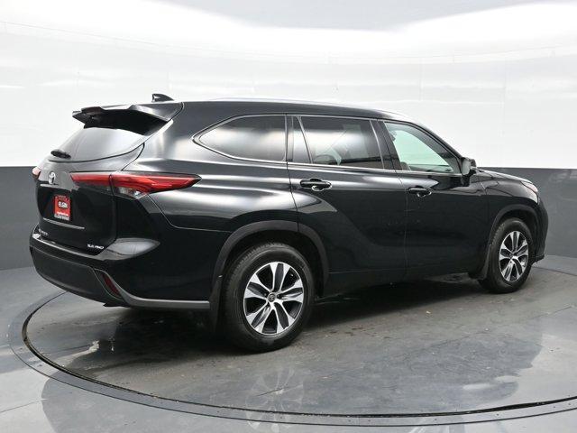 used 2021 Toyota Highlander car, priced at $31,490