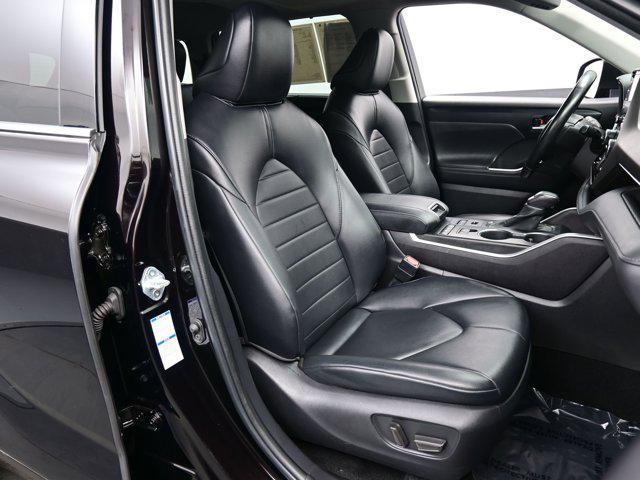 used 2022 Toyota Highlander car, priced at $33,790