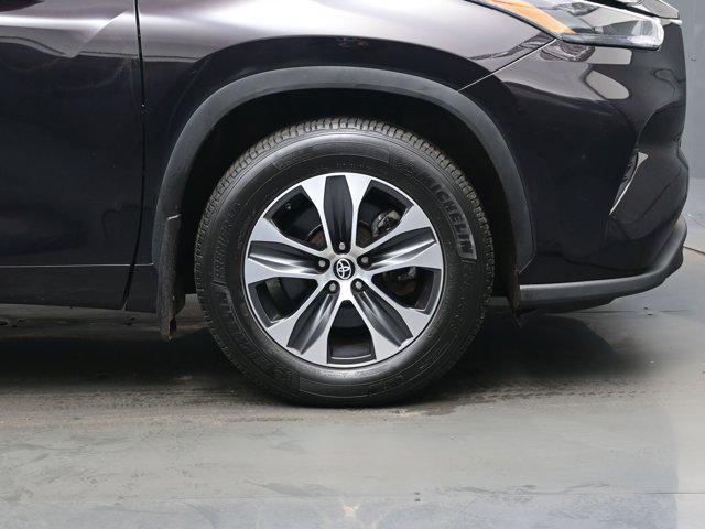 used 2022 Toyota Highlander car, priced at $33,790