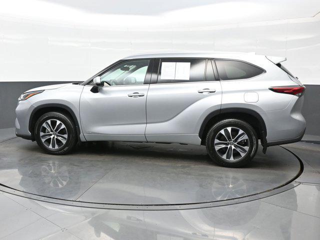used 2022 Toyota Highlander Hybrid car, priced at $37,490
