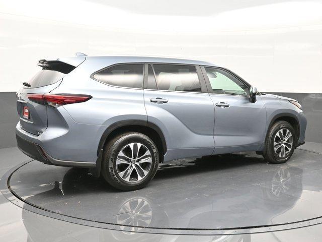 used 2023 Toyota Highlander car, priced at $34,990