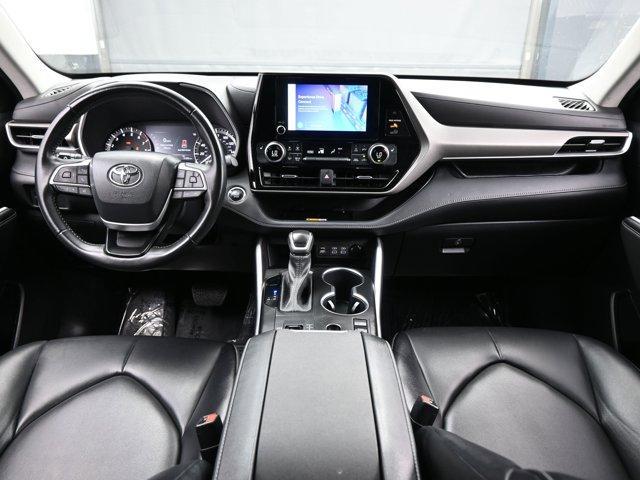 used 2023 Toyota Highlander car, priced at $34,990