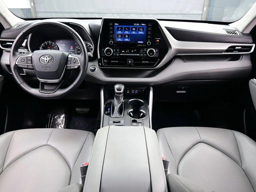 used 2022 Toyota Highlander car, priced at $36,090