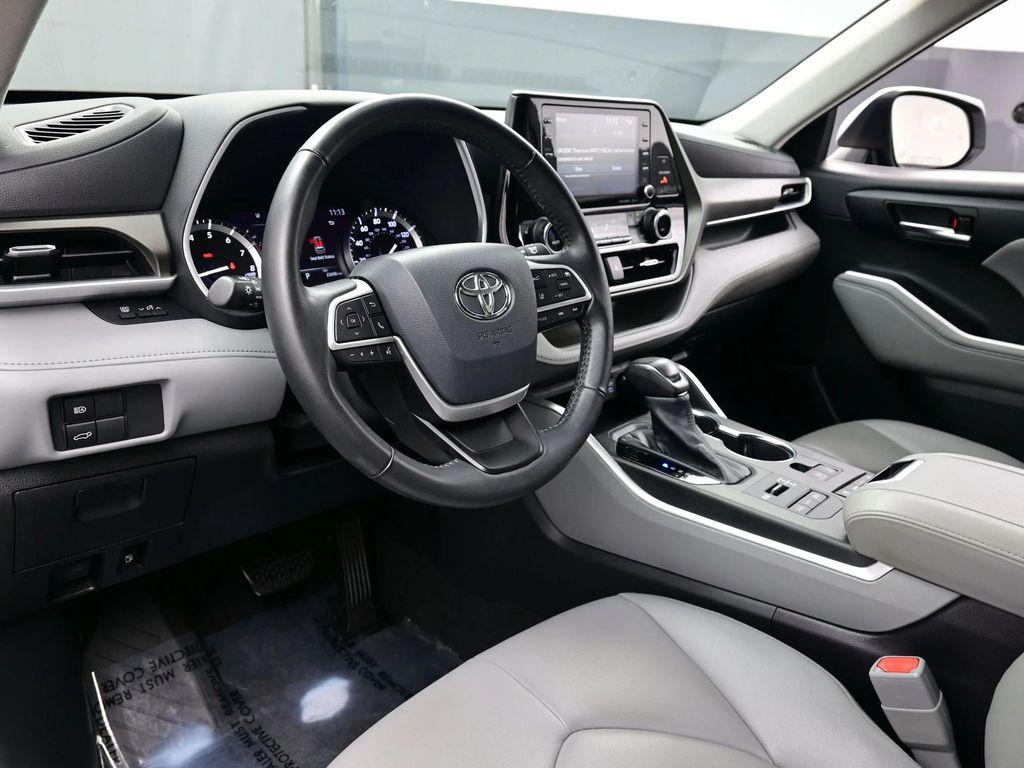 used 2022 Toyota Highlander car, priced at $36,090