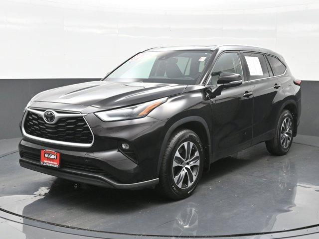 used 2022 Toyota Highlander car, priced at $32,990