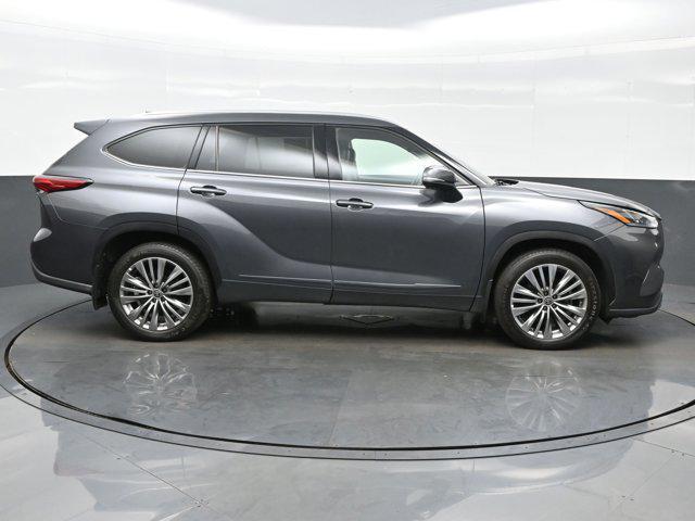 used 2022 Toyota Highlander car, priced at $36,490